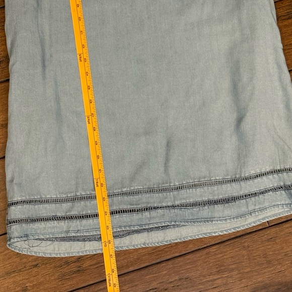 JAK&RAE Light Denim Short Sleeve Dress - Picture 6 of 7